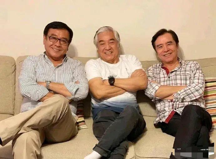 今天才知道，他们仨是亲兄弟 