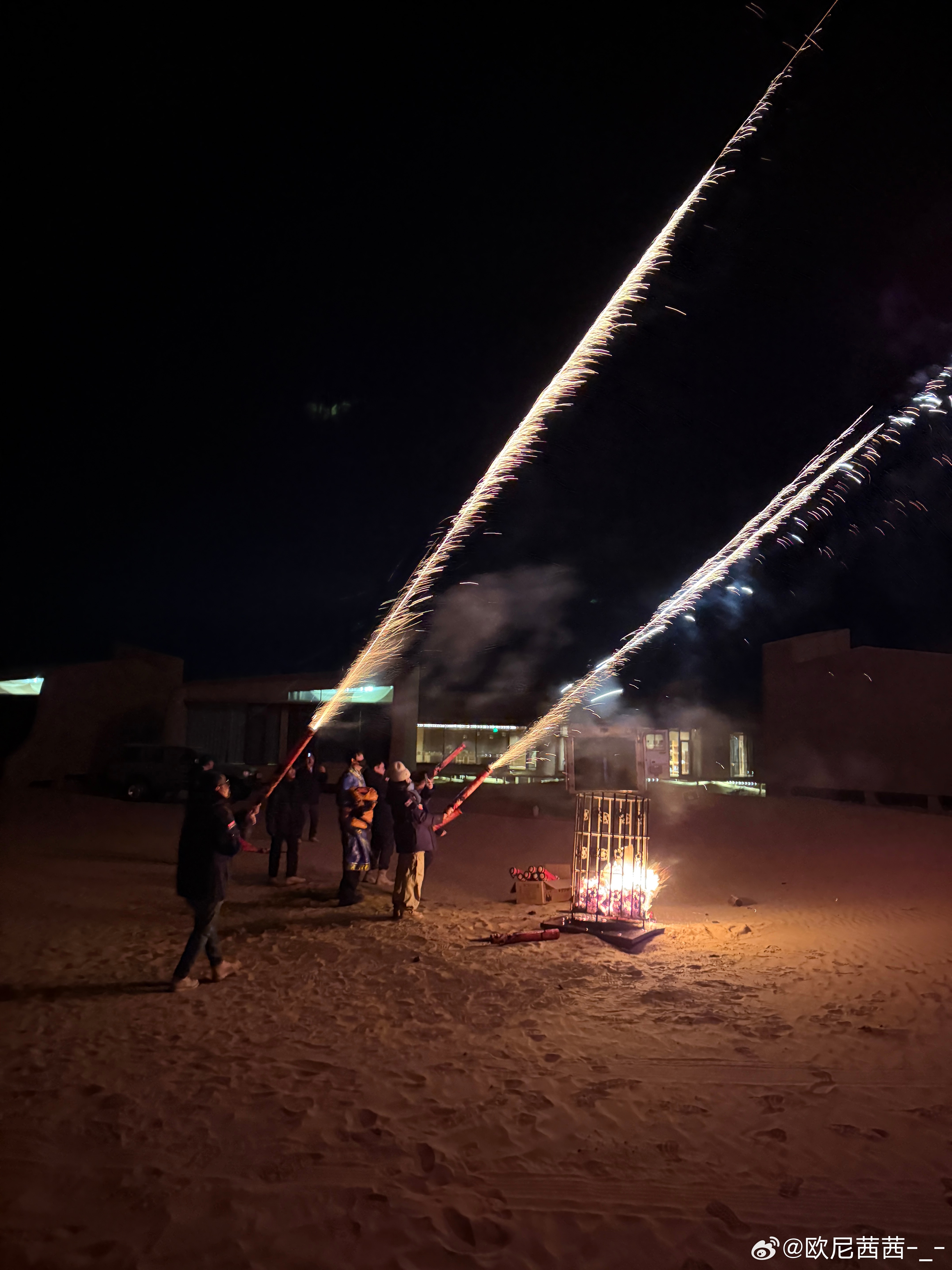 沙漠放烟花太奇妙咯欧尼茜茜 鄂尔多斯·库布齐沙漠