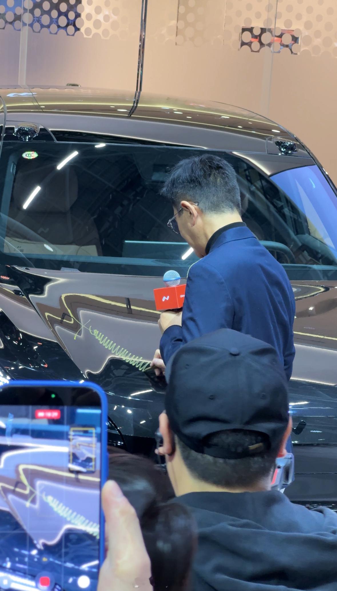 古天乐签名的黑骑士版乐道L90被粉丝买走了？新闻写的是一口气买了10台，花了三百