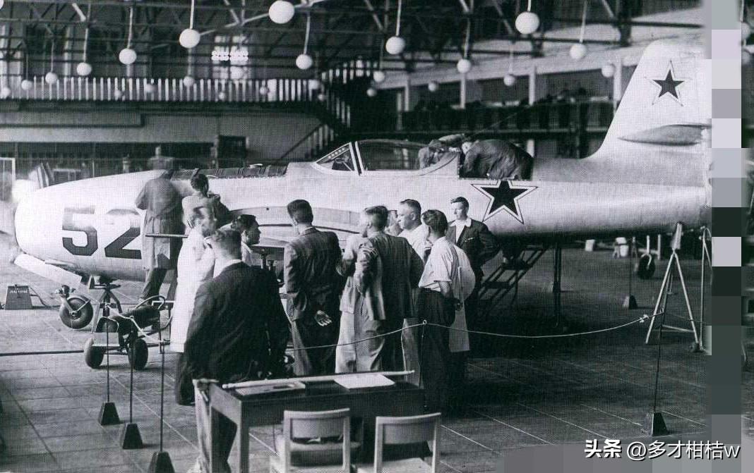 1947年7月8日雅克-23首飞，然后从1949年10月到1951年3月，这种飞
