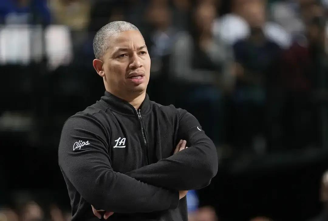 纳什保罗隆多全没戏！快船选帅的终极答案，居然是这个跟队3年的“隐形人”？
 
别