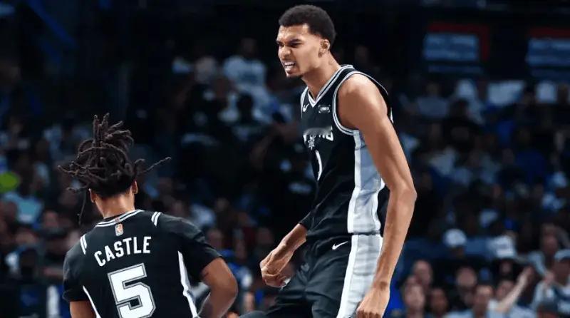 文班伤了，马刺基本也凉了没他这队没眼看，这几周得多难熬啊。