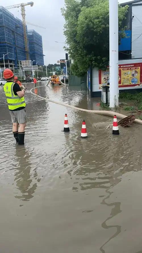 台风 “白海豚” 停编，残余环流北上，十余省份迎战持续性强降雨
台风 “白海豚”