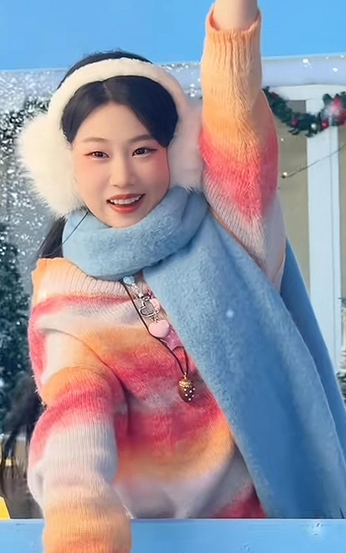 沈佳润最招人稀罕的点：毫无早熟痕迹。
虽然早早成为大明星，有了自己的代表作，日常