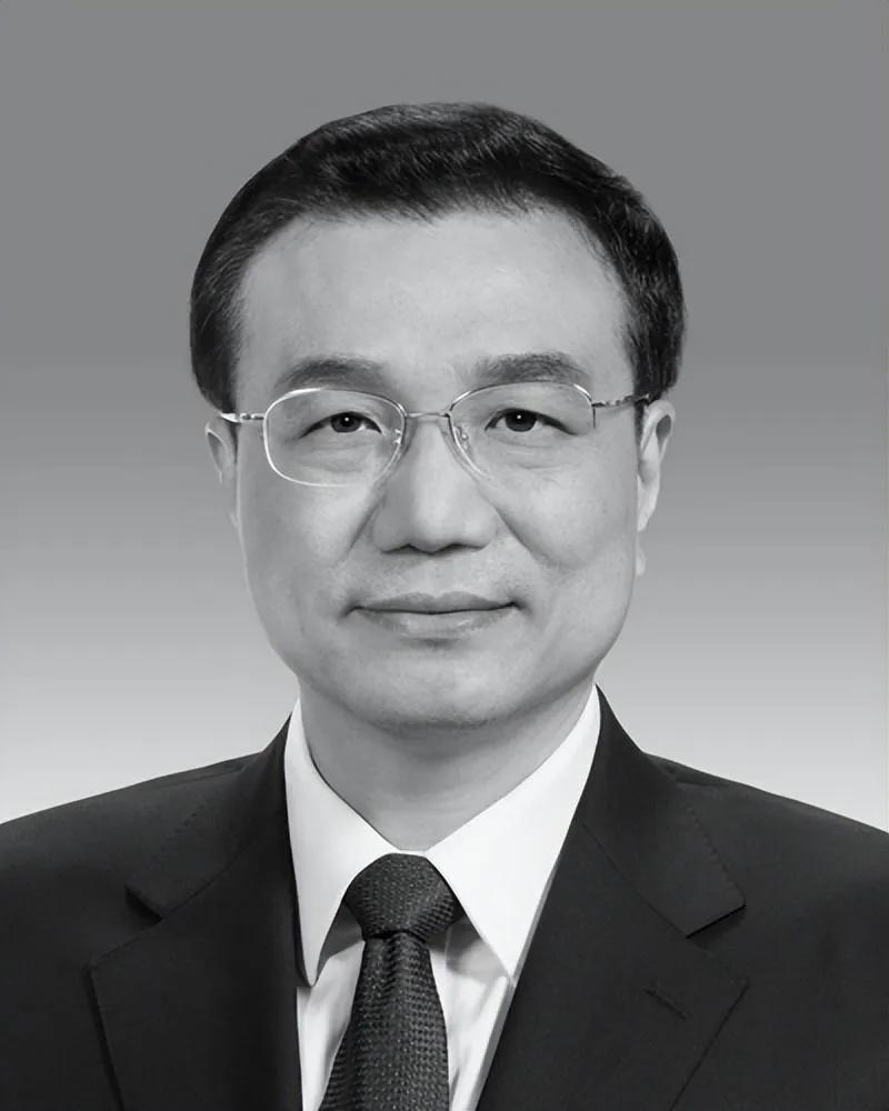 早晨起来，痛闻李克强同志逝世，久久不能平静，尽管其已卸任总理一职，仍感觉其音容笑