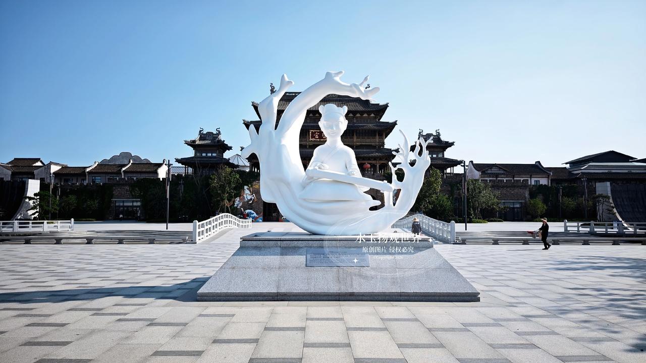 很多人对盐官的印象，只停留在课本里那篇《观潮》，以为这里就只是一个看潮水的地方。
