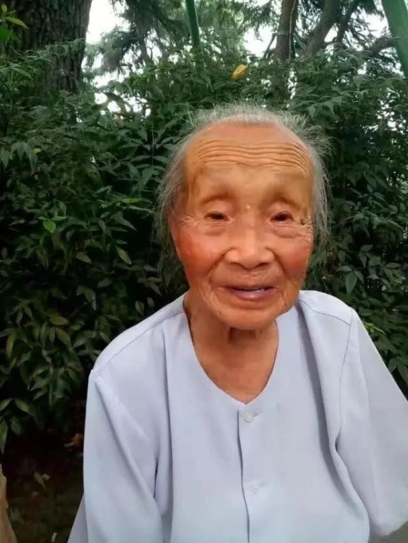 医生断言只剩数月寿命，她顽强活过110岁！杭州百岁奶奶的逆袭人生
 
项彩凤出生