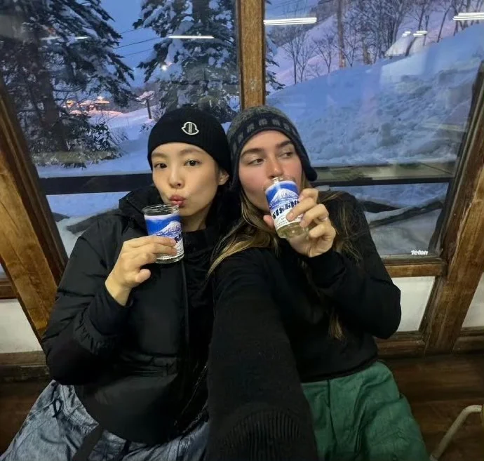 Jennie 滑雪🎿开心斯密达～