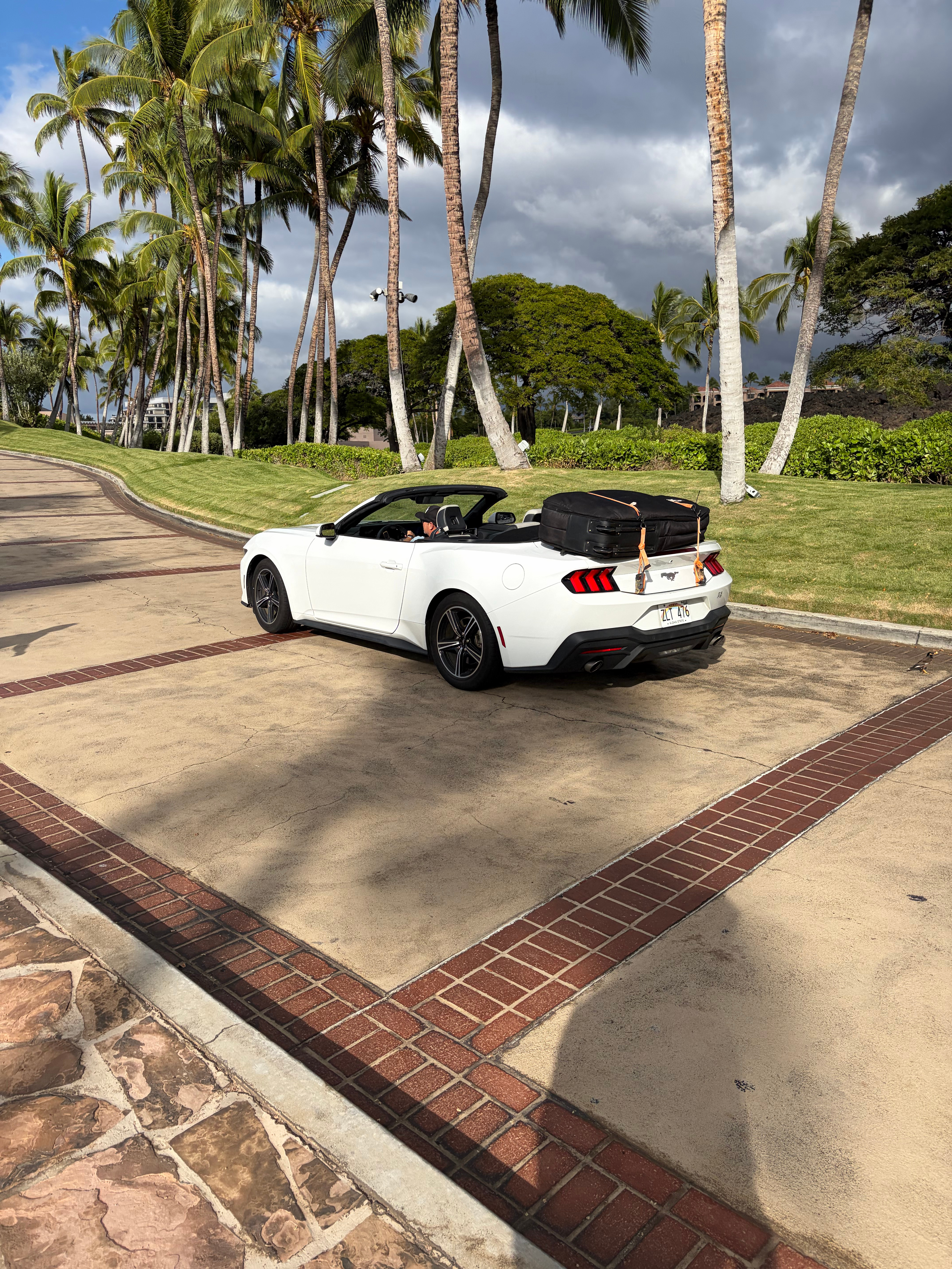 解决了租敞篷装不了大行李的问题，学习了 