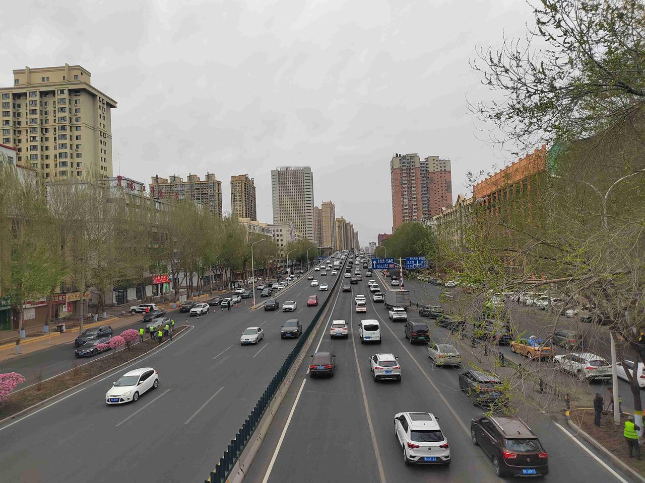 各位朋友们早上好！ 
今日5月11日 周一，开启新的一天，上班啦！天气晴朗，气温