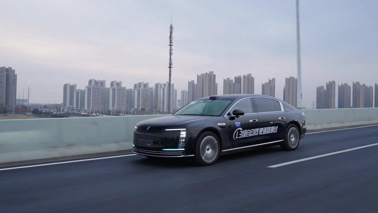 合肥高速偶遇鸿蒙智行L3测试!脱手体验超吸睛
最近在网上看到合肥高速路段有鸿蒙智