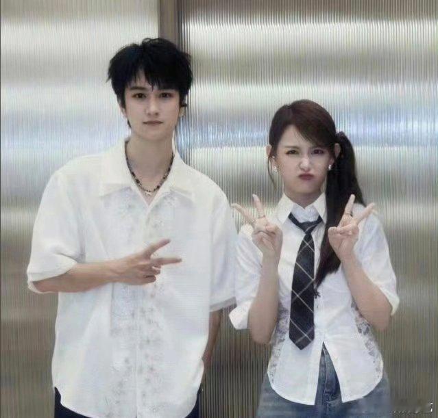 铁打的蒋依依，流水的TF搭档！一代王俊凯的热血同行，二代敖子逸的双向奔赴，三代穆