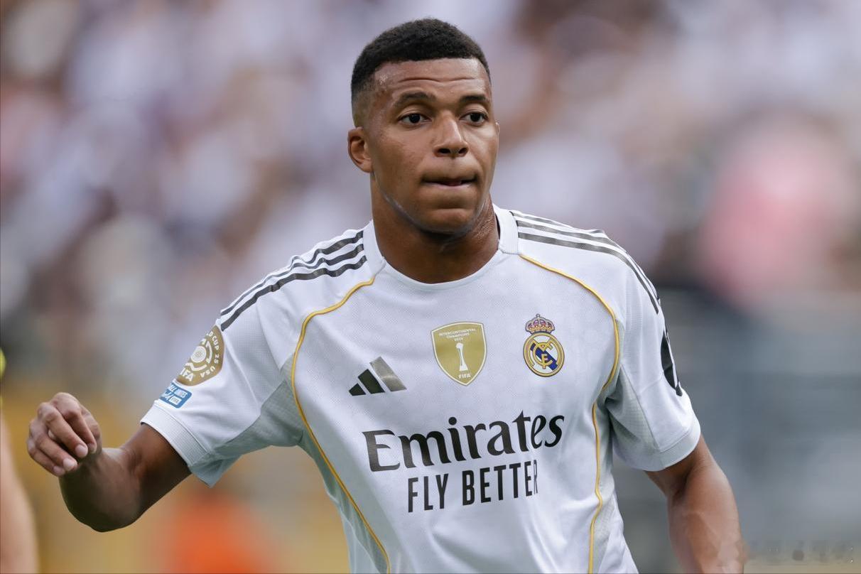 大巴黎和姆总之间彻底拉下脸面了，你索要1亿欧薪水，我就索赔4.4亿欧。当然，这是