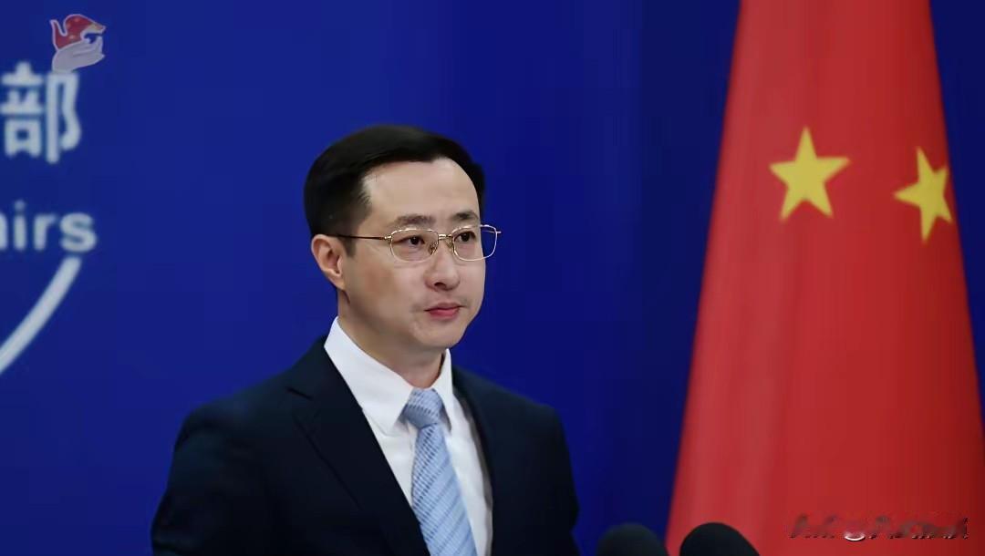 中国对日发布40天军演航行通告！

很多人只看到这是在敲打日本，其实根本不是这么