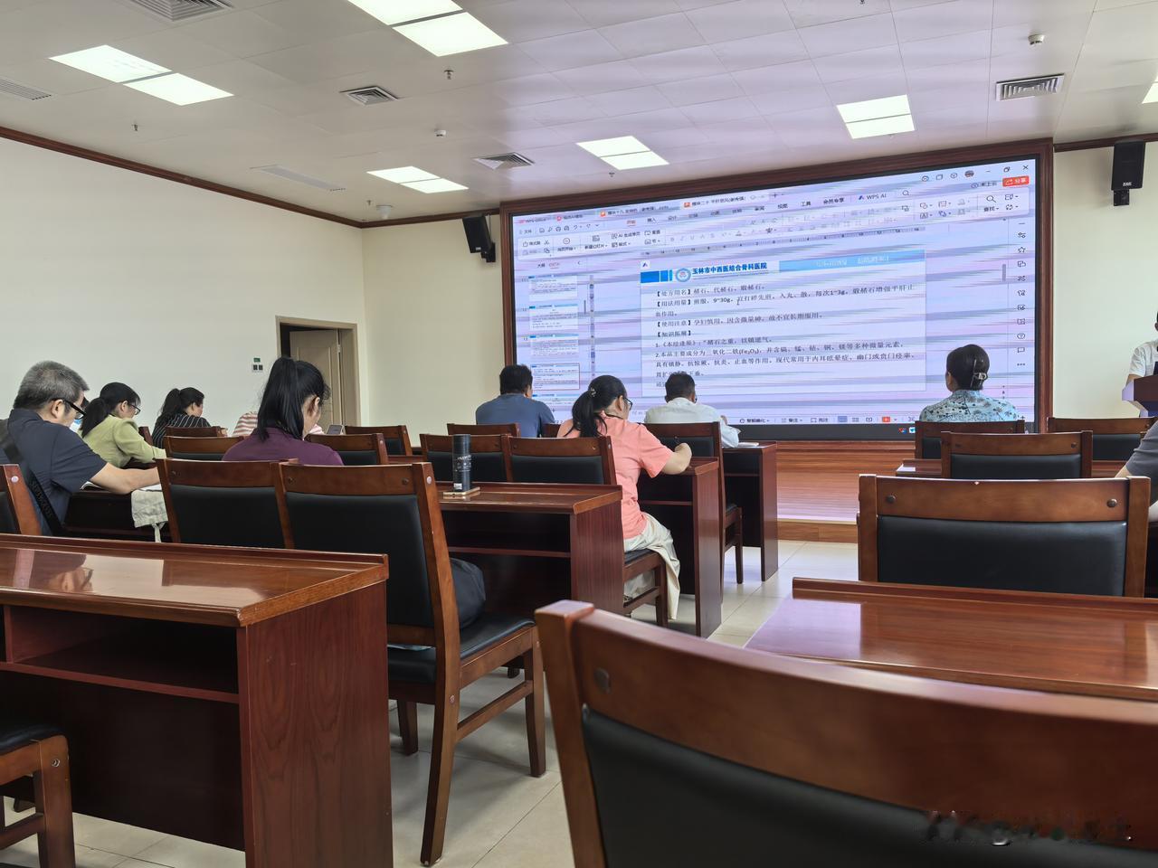 今天还是照旧来学习，往返路程一百多公里，其实很多人不理解学医的人是需要付出很多时