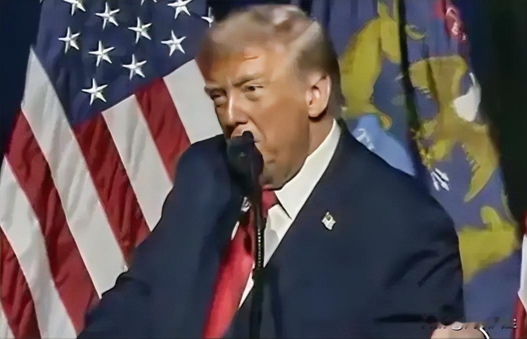 特朗普:“有位警察来找我，他是个负责保护我的好人，他非常适合保护我，他身材魁梧，