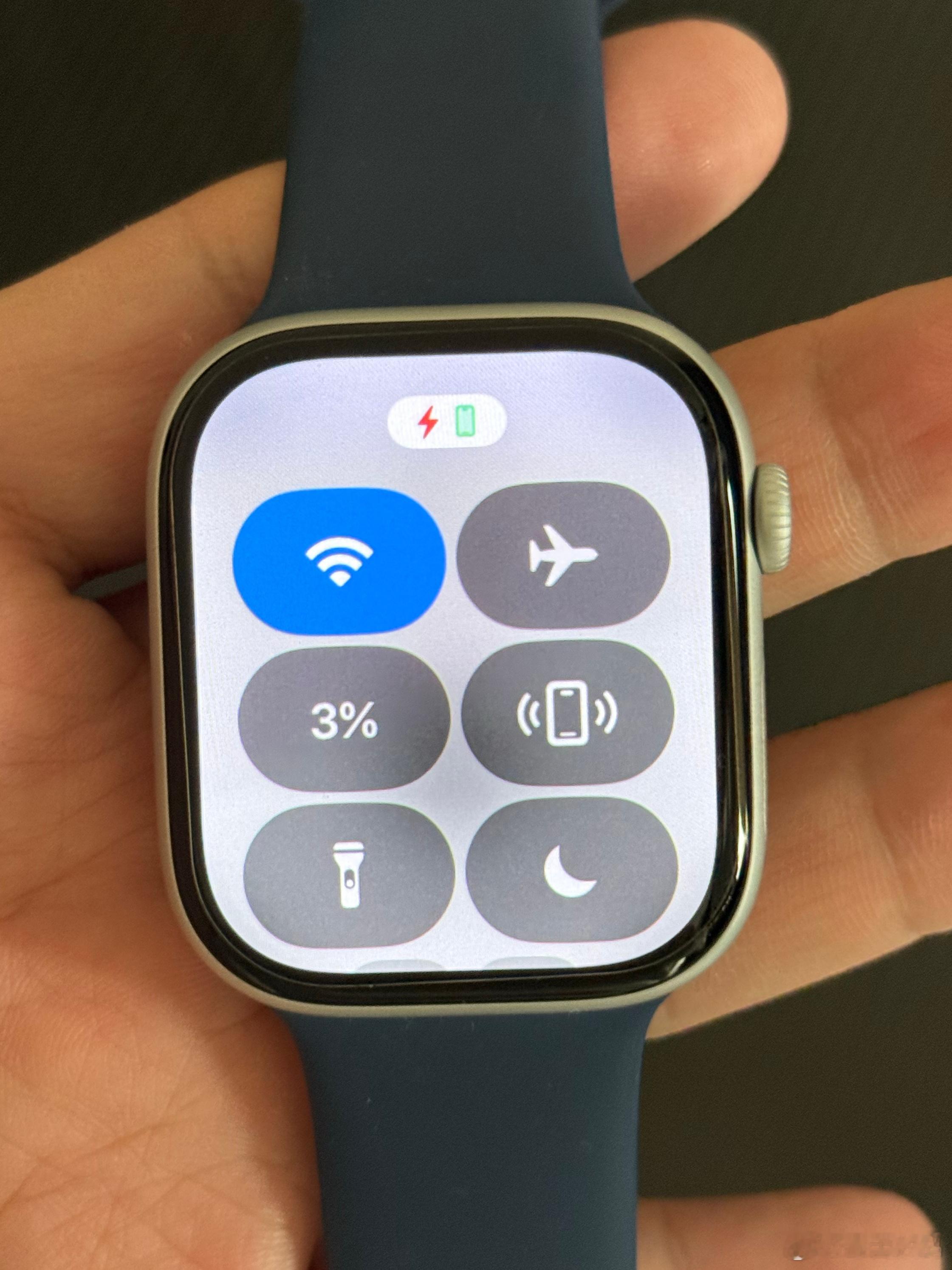 Apple Watch Series 10这续航真是拉，用不到2天[二哈] 