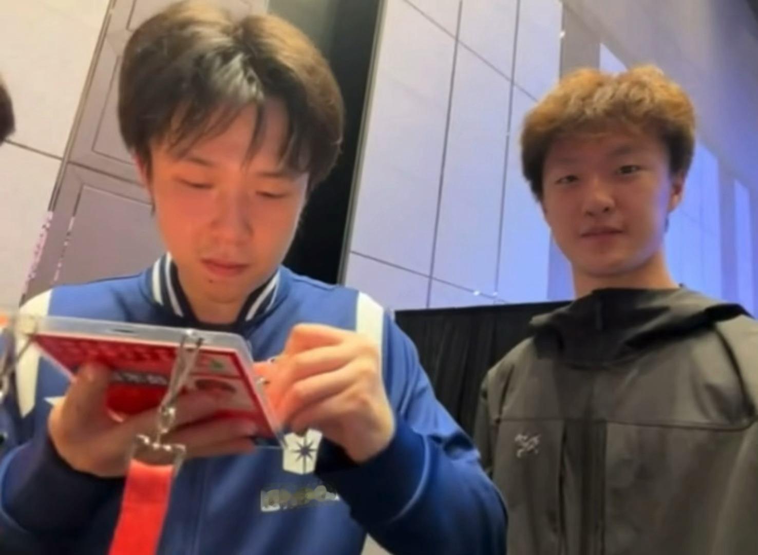 忙忙碌碌的签名[写作业]©️PY Song🏓 ​​​