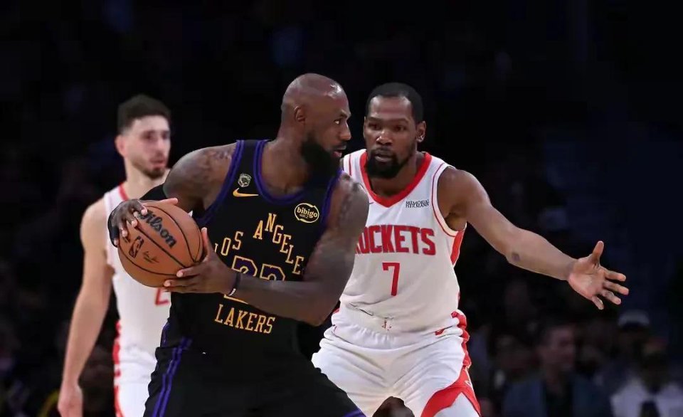 真正的传奇，从不在数据框里。老詹一出手，所有模型都得低头。老詹砸烂数据模型