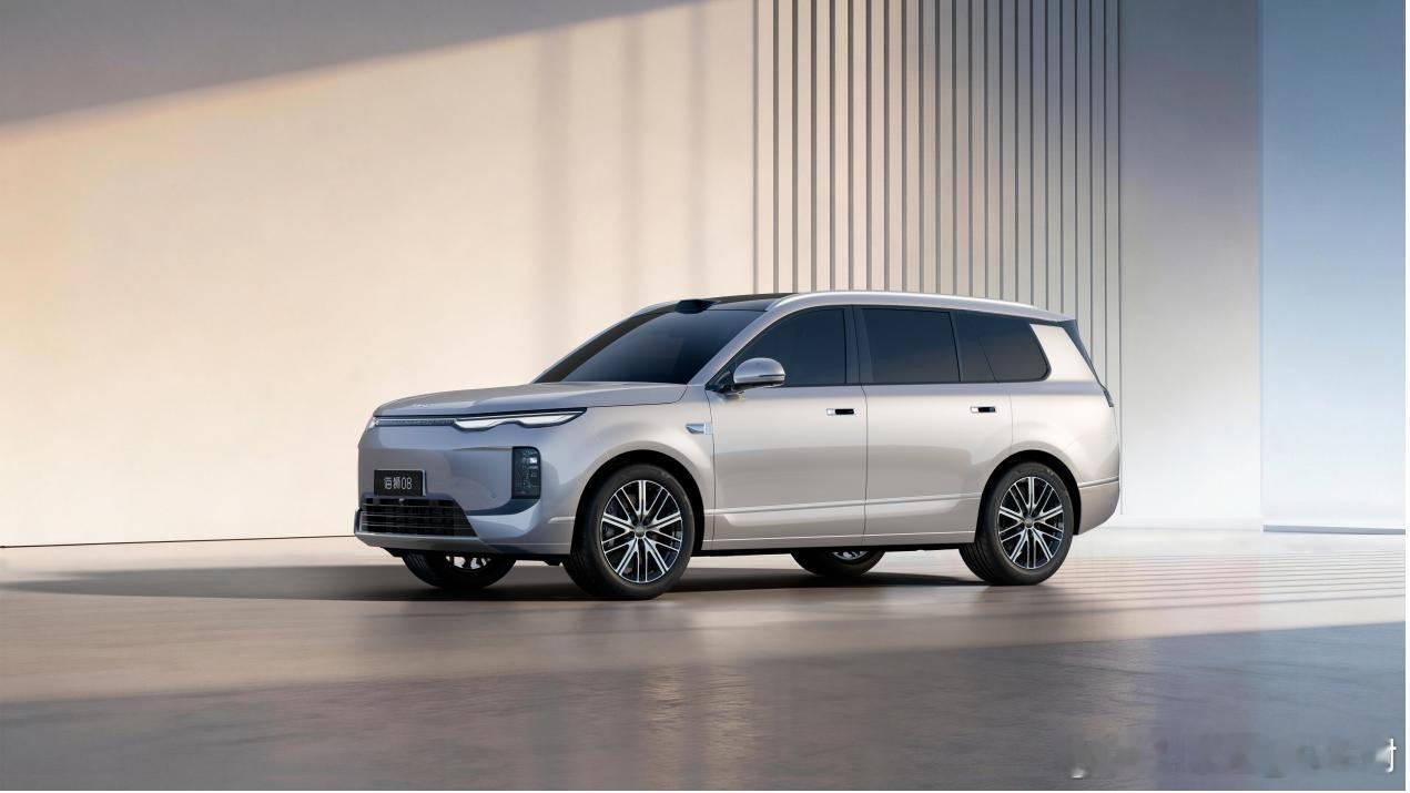 比亚迪海洋网这外观内饰确实是越做越好了，昨天北京车展上发布的海洋8系海豹08、海