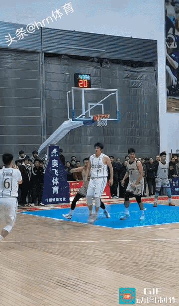 不懂就问，
6号球员有犯规吗？
我看着好像没有。