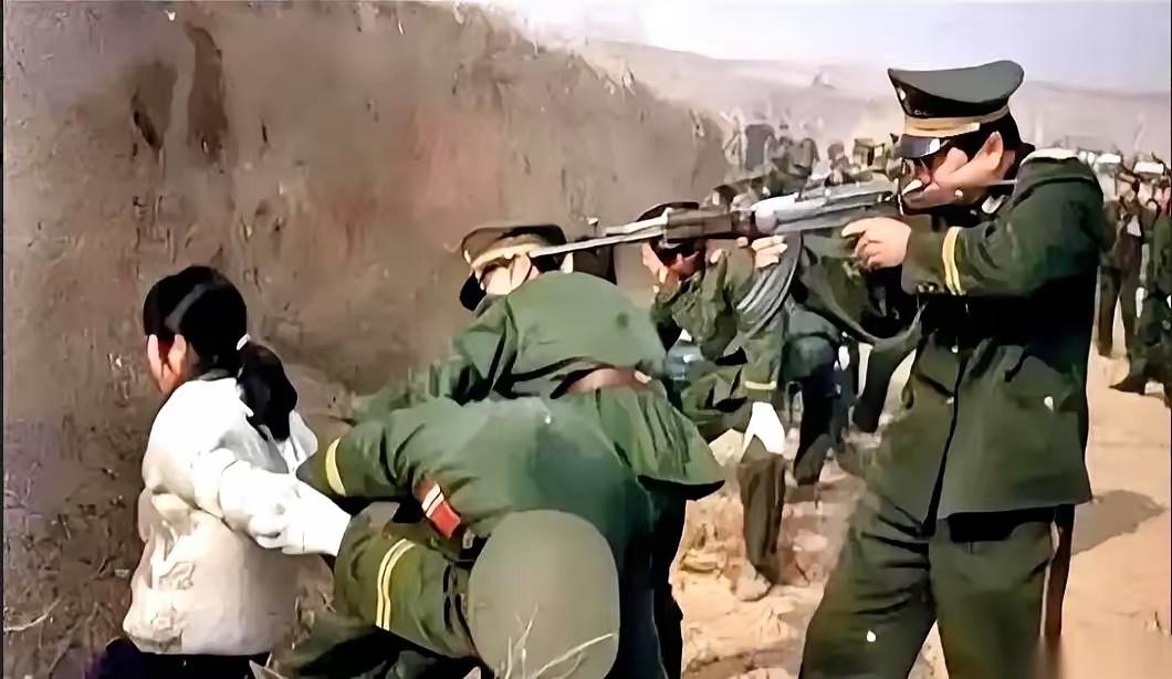 1995年，山西运城。伴随着一声沉闷的枪响，20岁的死刑犯陆金凤重重地倒在地上。