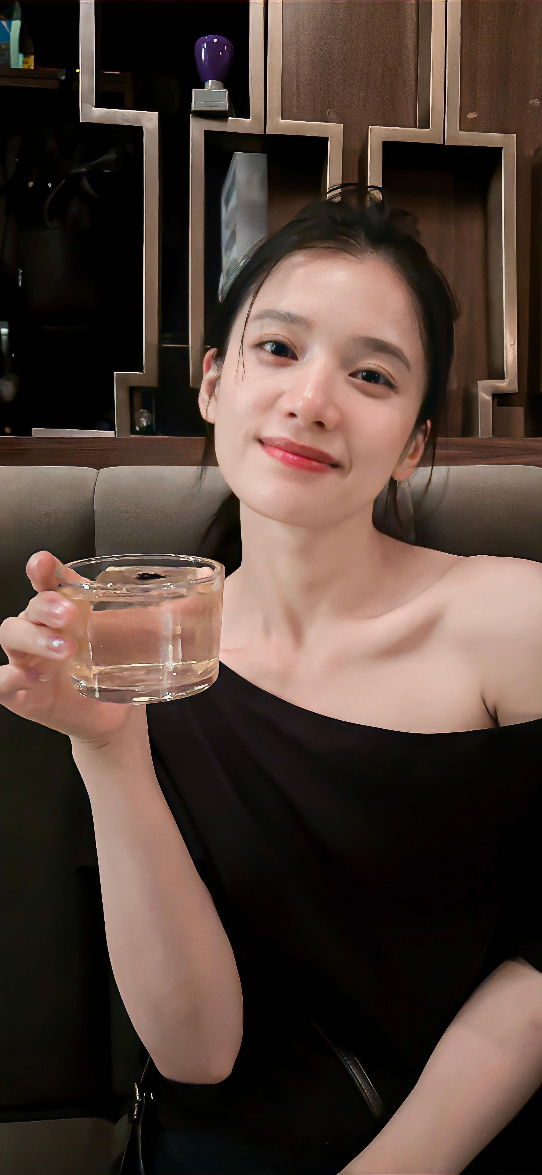 张婧仪  手机壁纸 ​​​