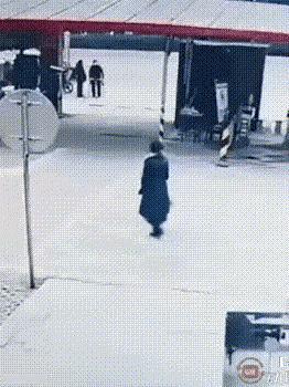 带孩子这么放任自流，不是心大是蠢。