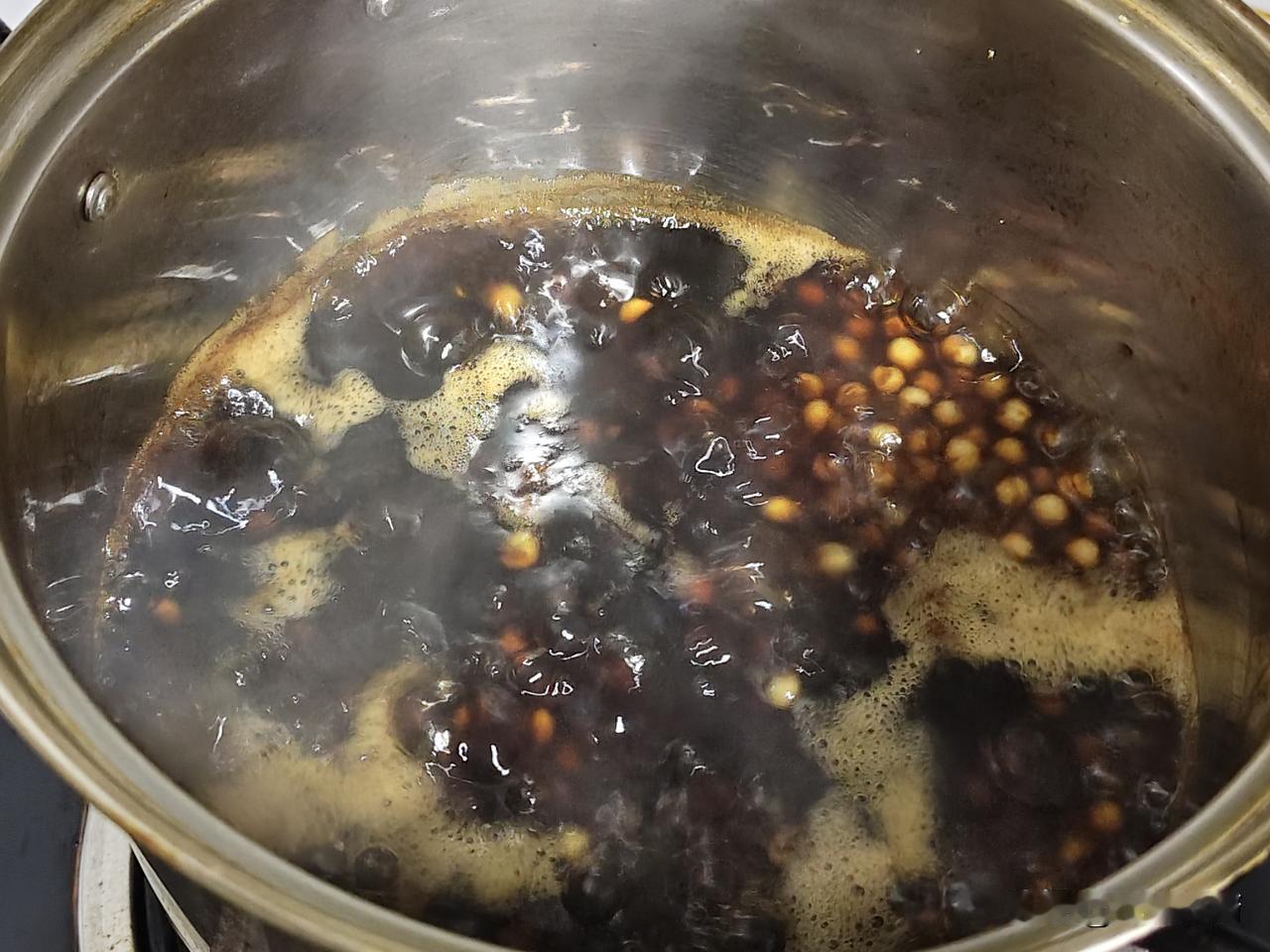 315说奶茶少喝，自己做能心里舒坦些吧！

自己做奶茶的优势是牛奶加的多，珍珠我