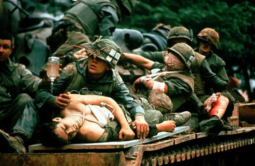 当然反对，战争只能带来痛苦跟死亡。
