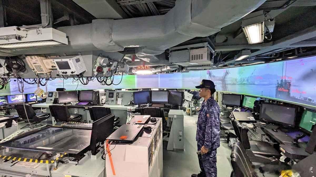 日本海自最上级护卫舰的作战信息中心日本日本最上级护卫舰日本战争准备曝光