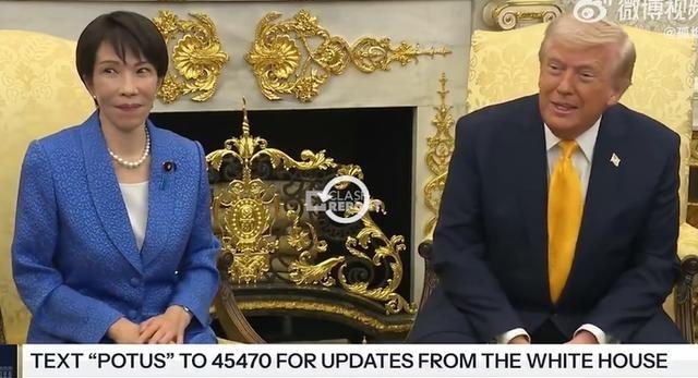 看把高市尴尬得，脚趾丫子抠地。在她与特朗普会面时，有日本记者问特朗普为什么攻击伊