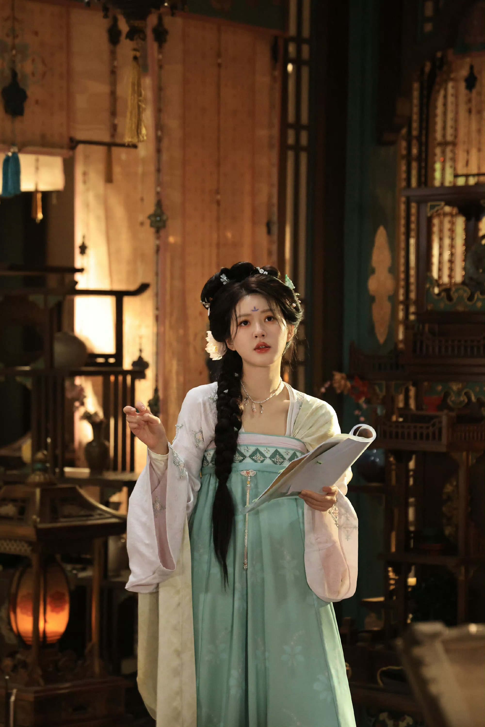 赵露思[超话]   💜 赵露思苏幕遮  💜 赵露思珠帘玉幕  [哇]是我们风