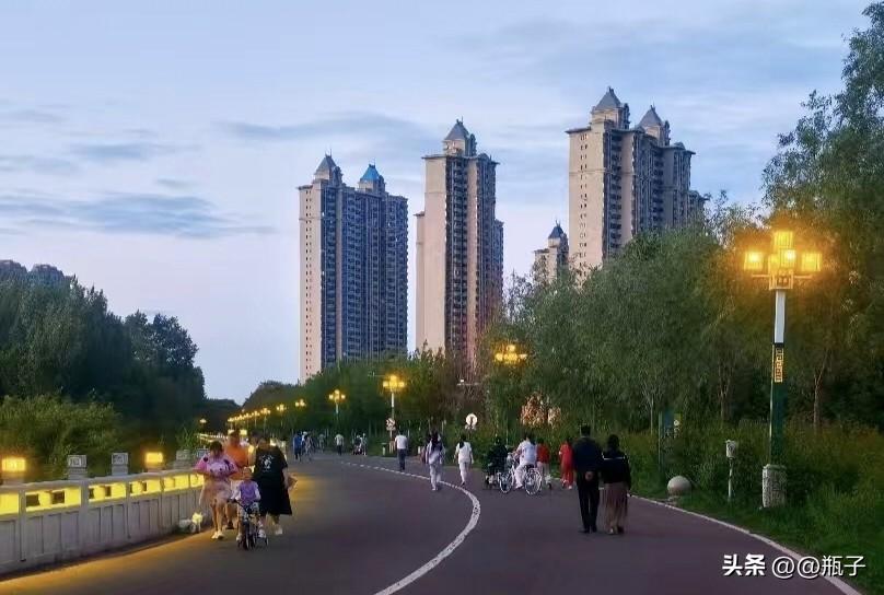 黑龙江齐齐哈尔·葫芦头的由来（老地名）
 清朝光绪年间，程德全修筑嫩江大堤，江岸