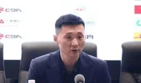 俱乐部杯刚刚结束，原新疆主帅刘炜已经正式和新疆管理层分道扬镳。
1月3日，新疆以