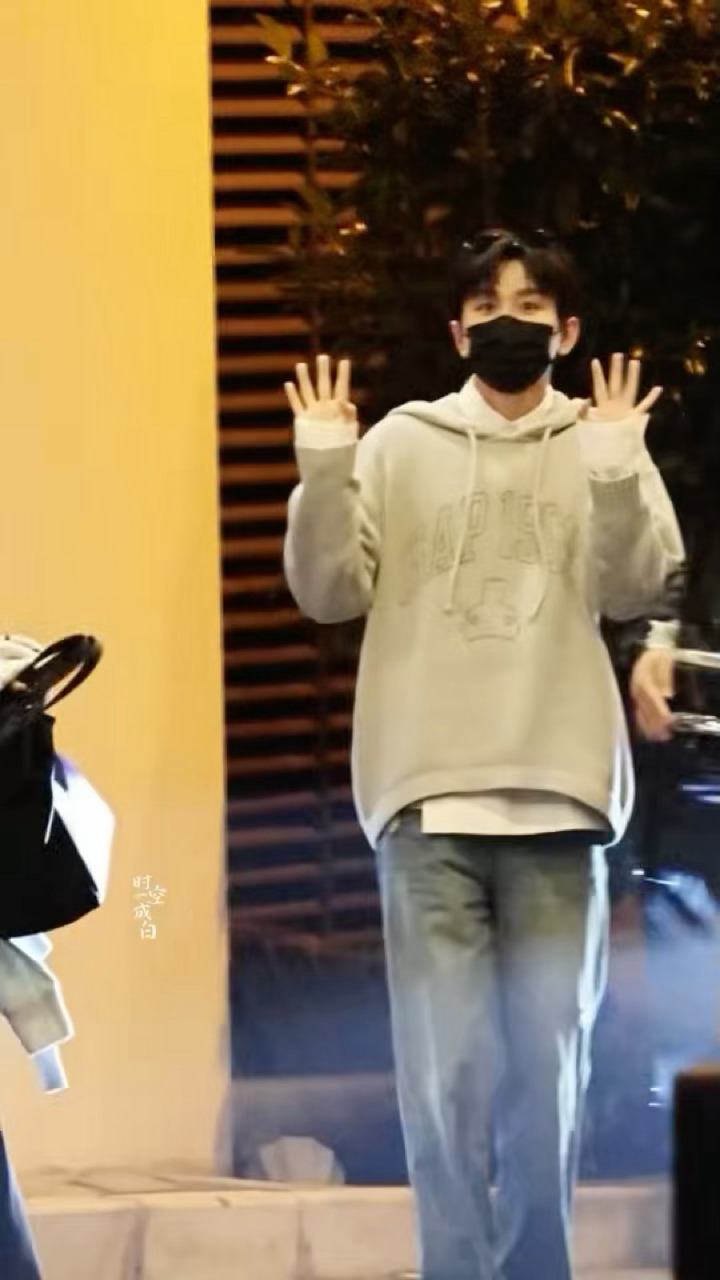 淇淇，明天直播见，好好休息～ ​​​