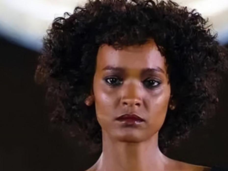 “只有进行割礼，才拥有贞洁。”所谓割礼，就是用刀割下女子身体的一部分，原以为只是