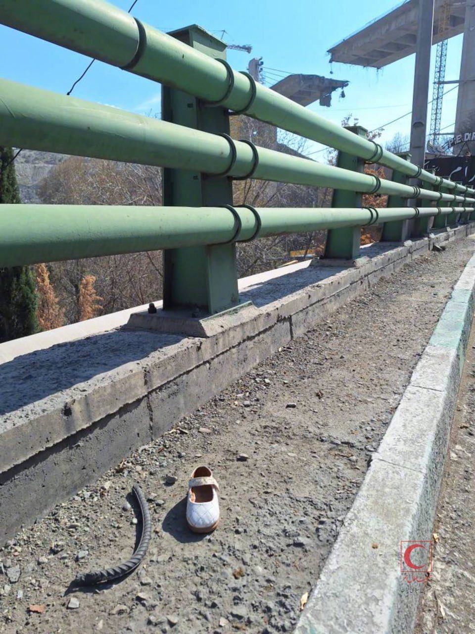 伊朗标志性大桥遭袭击今天（4月2日），被称为中东最高桥梁、伊朗标志性工程的伊朗卡