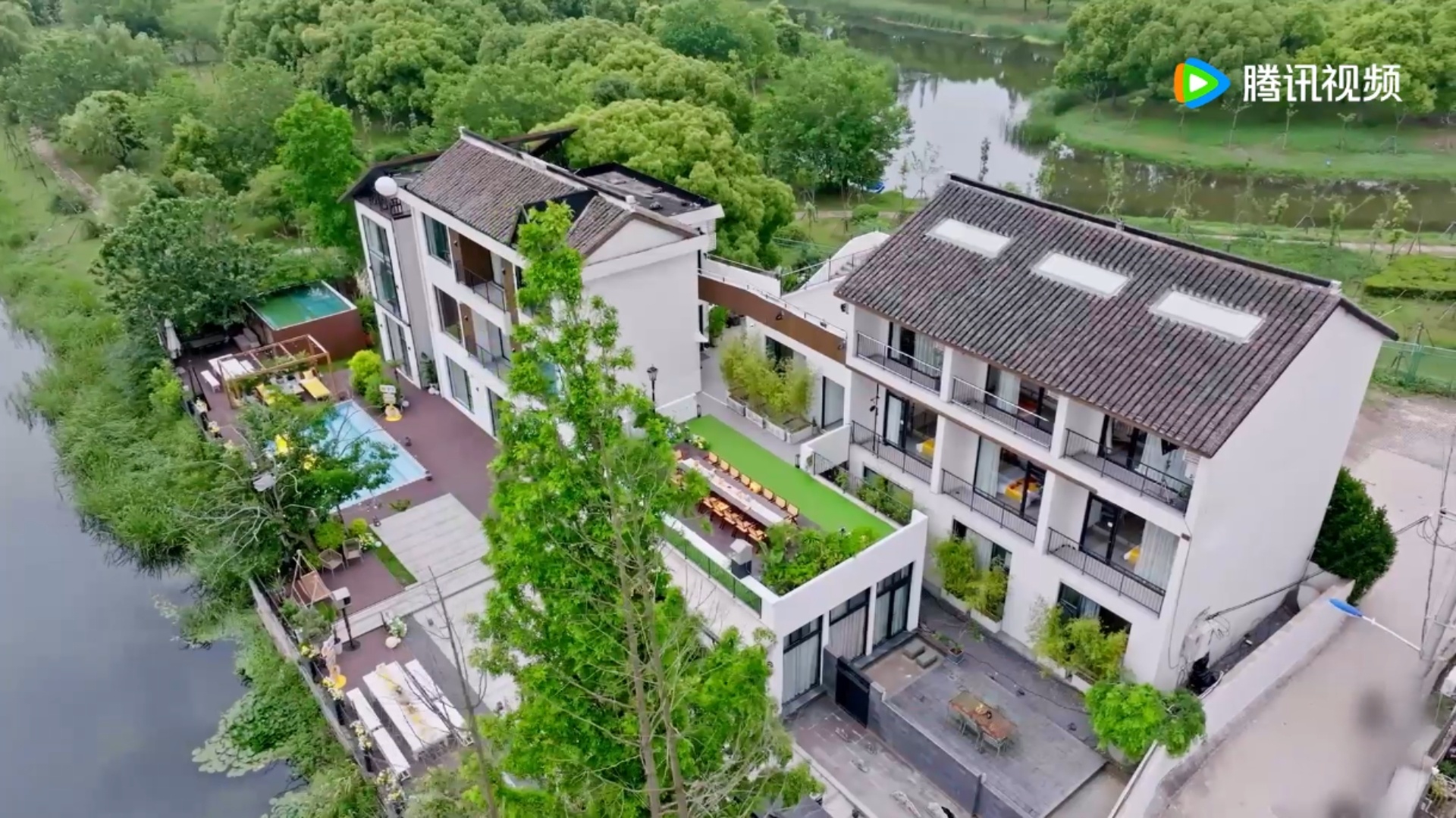 脱友3和半熟恋人同一个录制地脱口秀和Ta的朋友们回忆瞬间重叠，还记得小院里嘉宾畅
