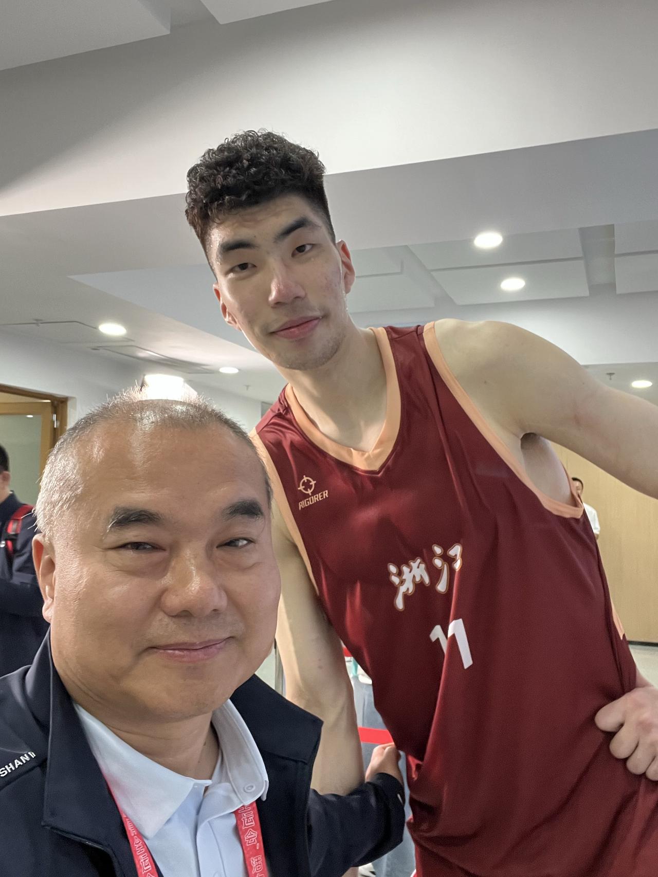 祝贺小于帽杀周琦！祝贺丁伟指导带领浙江杀进全运会决赛！祝贺程帅澎！浙江真是厉害了