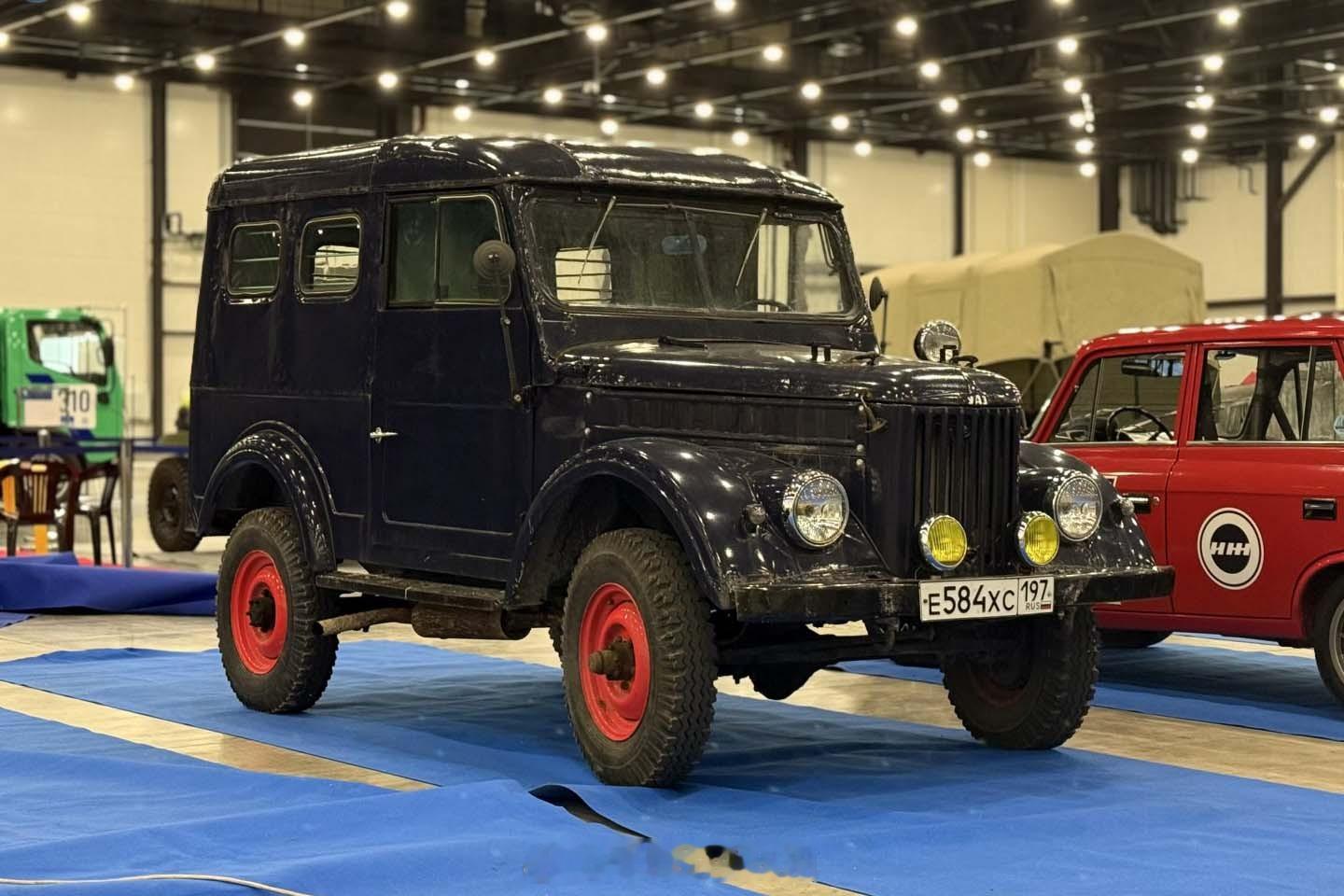 GAZ-69 / Mercedes-Benz SL-class / Lambor
