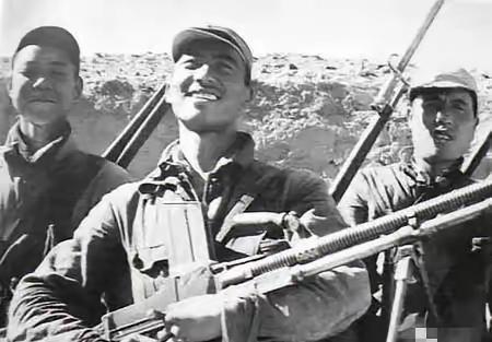 1958年，全军大比武，63军神枪手唐满洋一连7枪，枪枪命中，大家正欢呼呢，他却