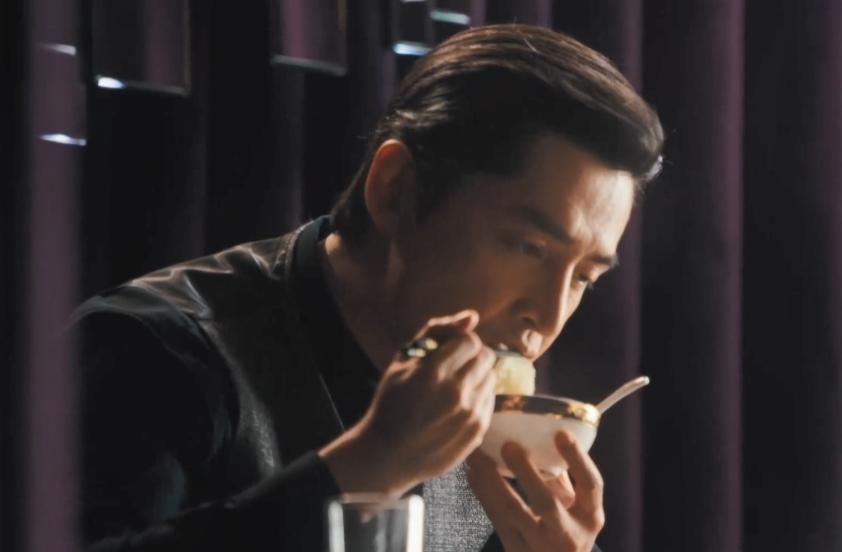 李李身份曝光，被刑侦调查牵扯出惊天案件。黄河路的所有人都在看笑话，都过来落井下石
