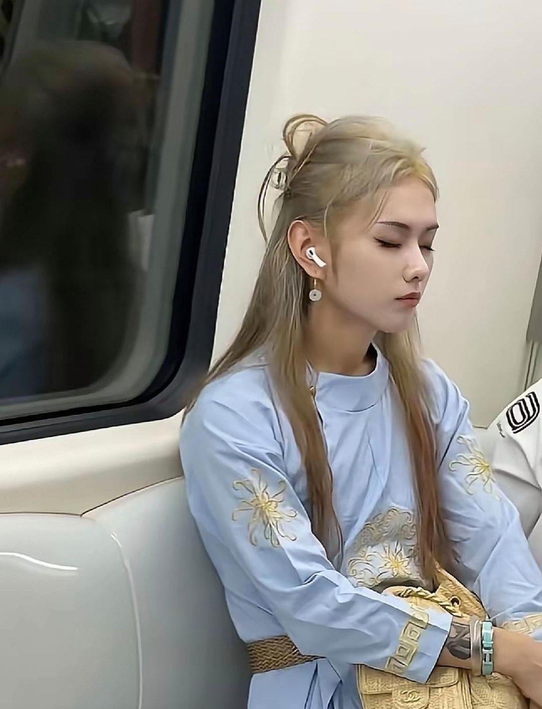 你没看到底是男的还是女的？