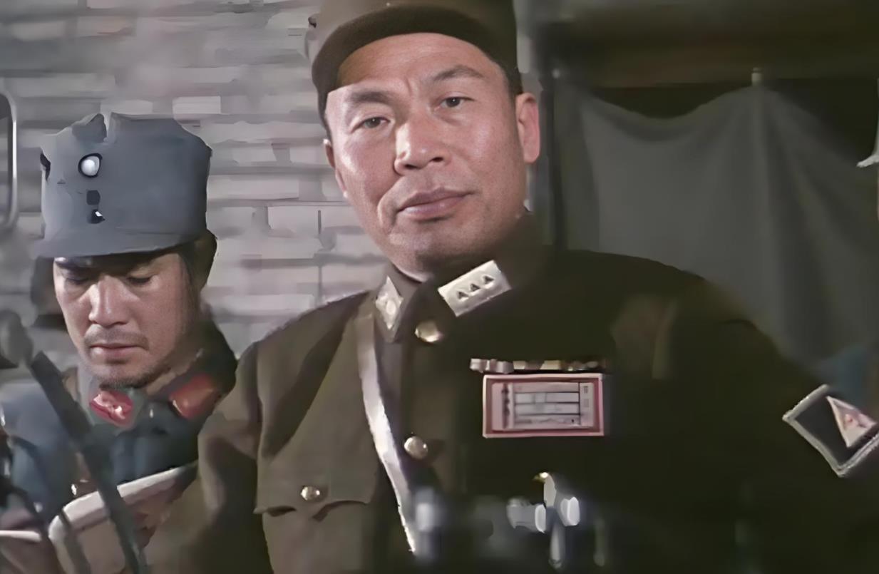 有人问：抗战期间，德公能不能命令李云龙？
网友是这样回答的：
你知道汤恩伯吗？