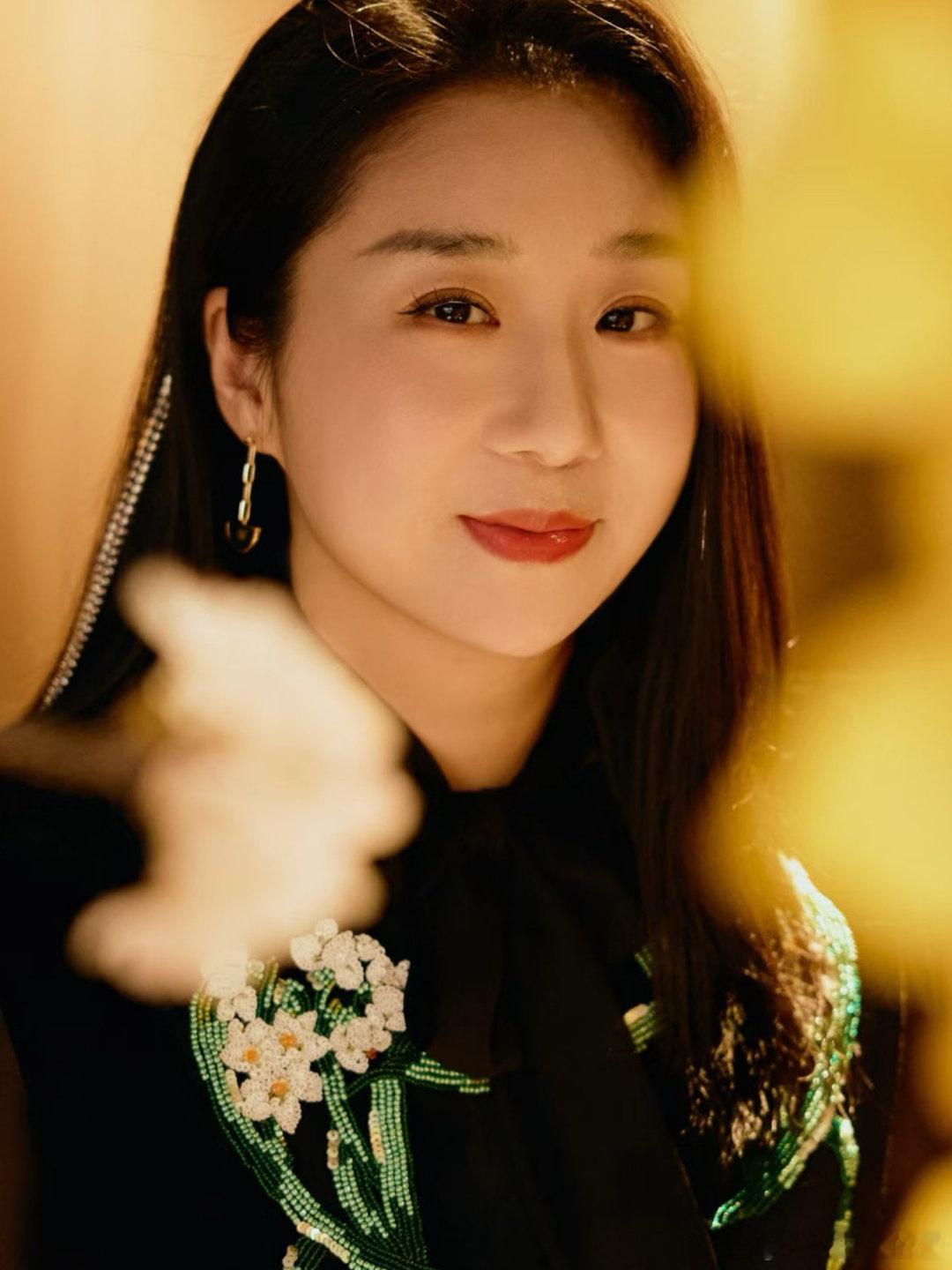 少年无尽夏好权威的新人美 近距离感受新人少年的出众魅力，样貌俊秀气质清新，浑身散
