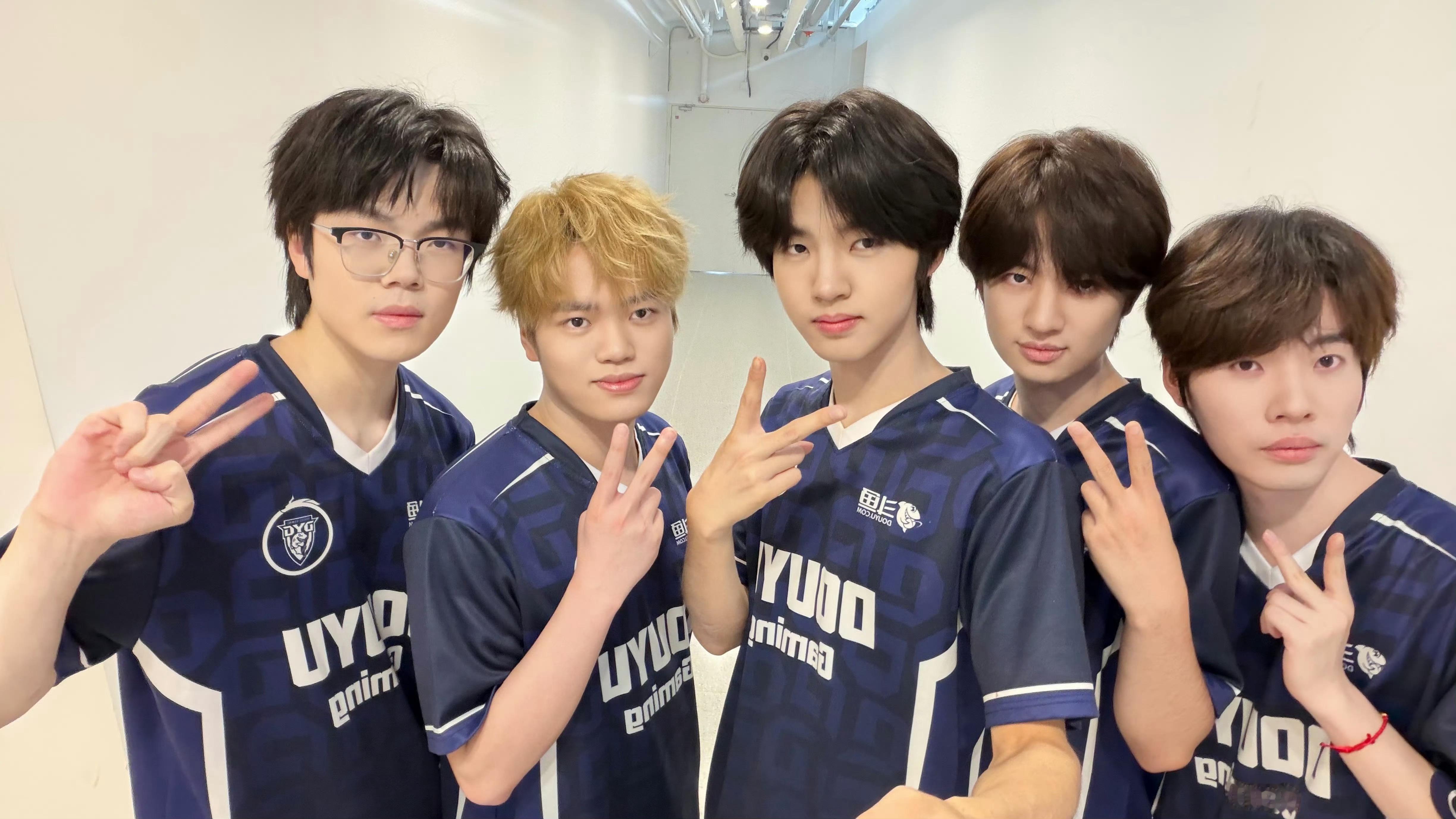 DYG剧透别人藏阵容，DYG主打一个“全透明”赛前剧透、赛后爆点，悬念全靠运营漏