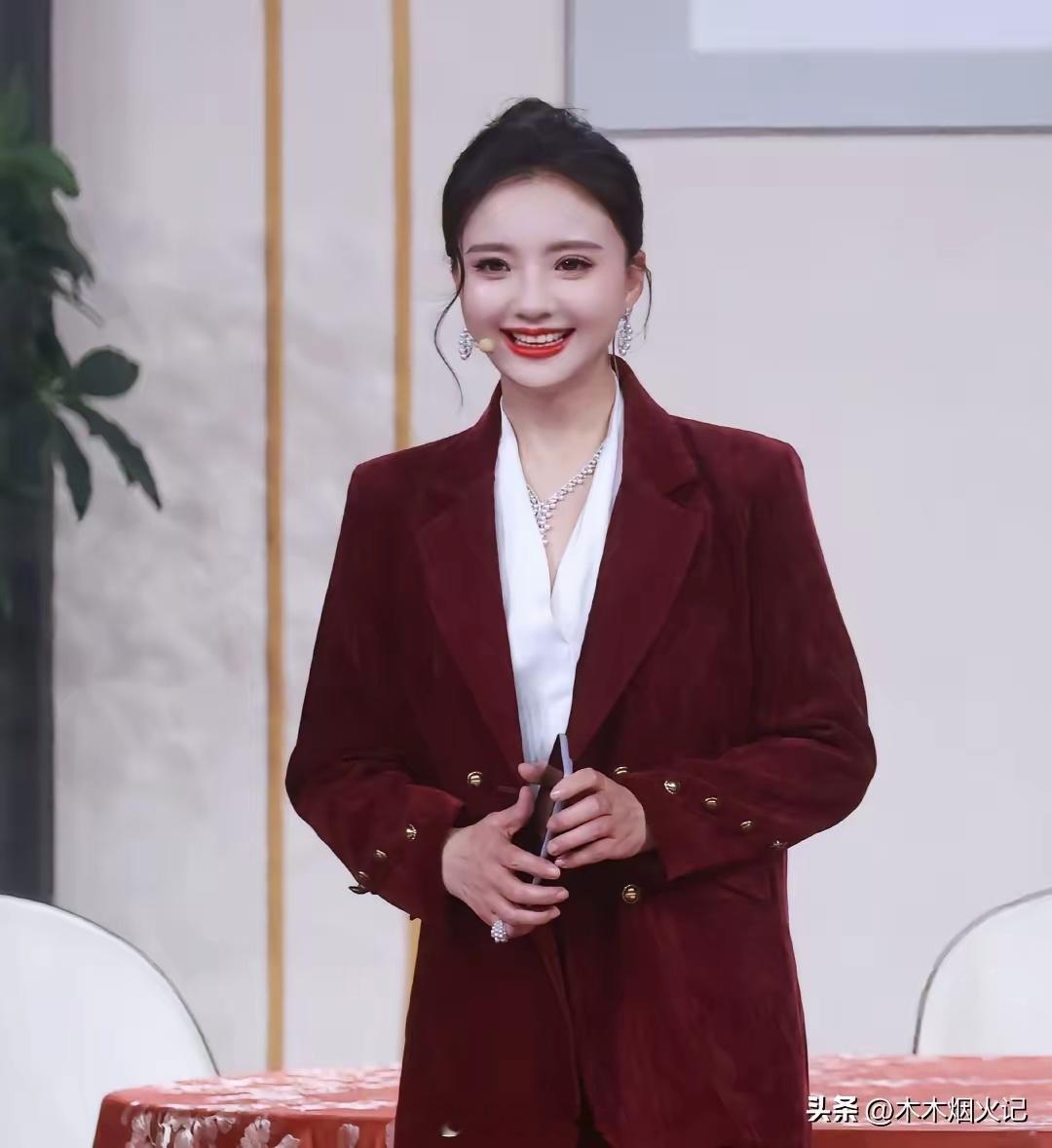 不得不承认孙茜这个人想不被关注都难别人演小品只敢演温情搞笑她却敢把现实痛点演得明