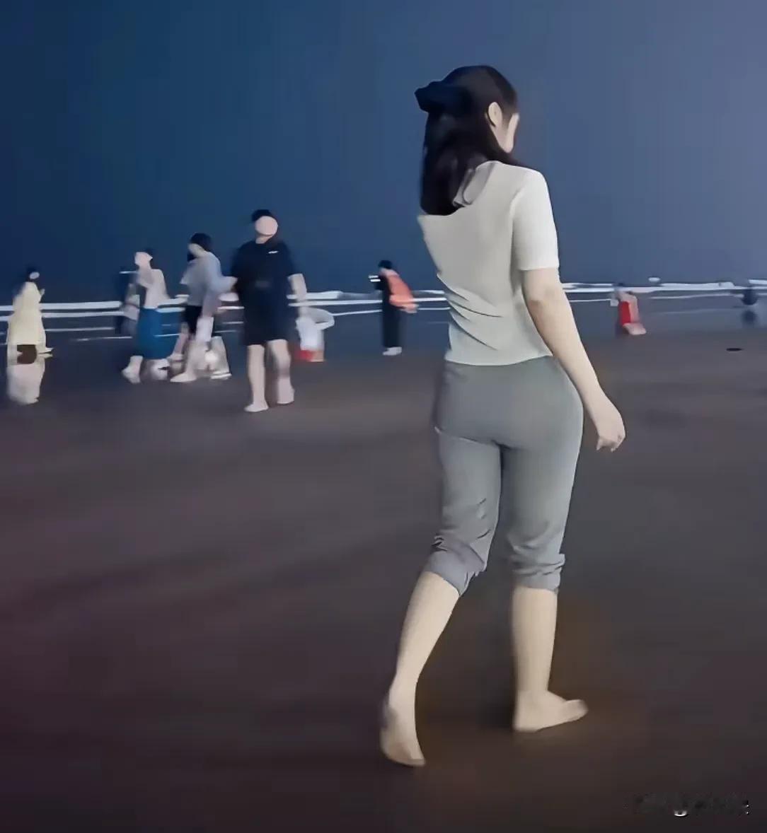 40岁人妻的真实身材，让大家见笑了。