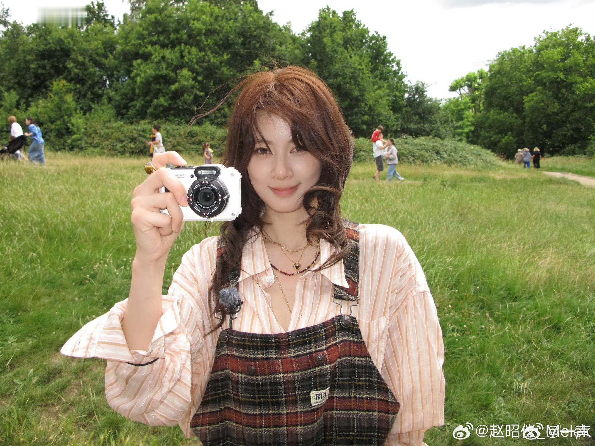 赵昭仪[超话]赵昭仪给花少小妹提建议被笑有登味花儿与少年谁能拒绝真诚的前辈忠告，
